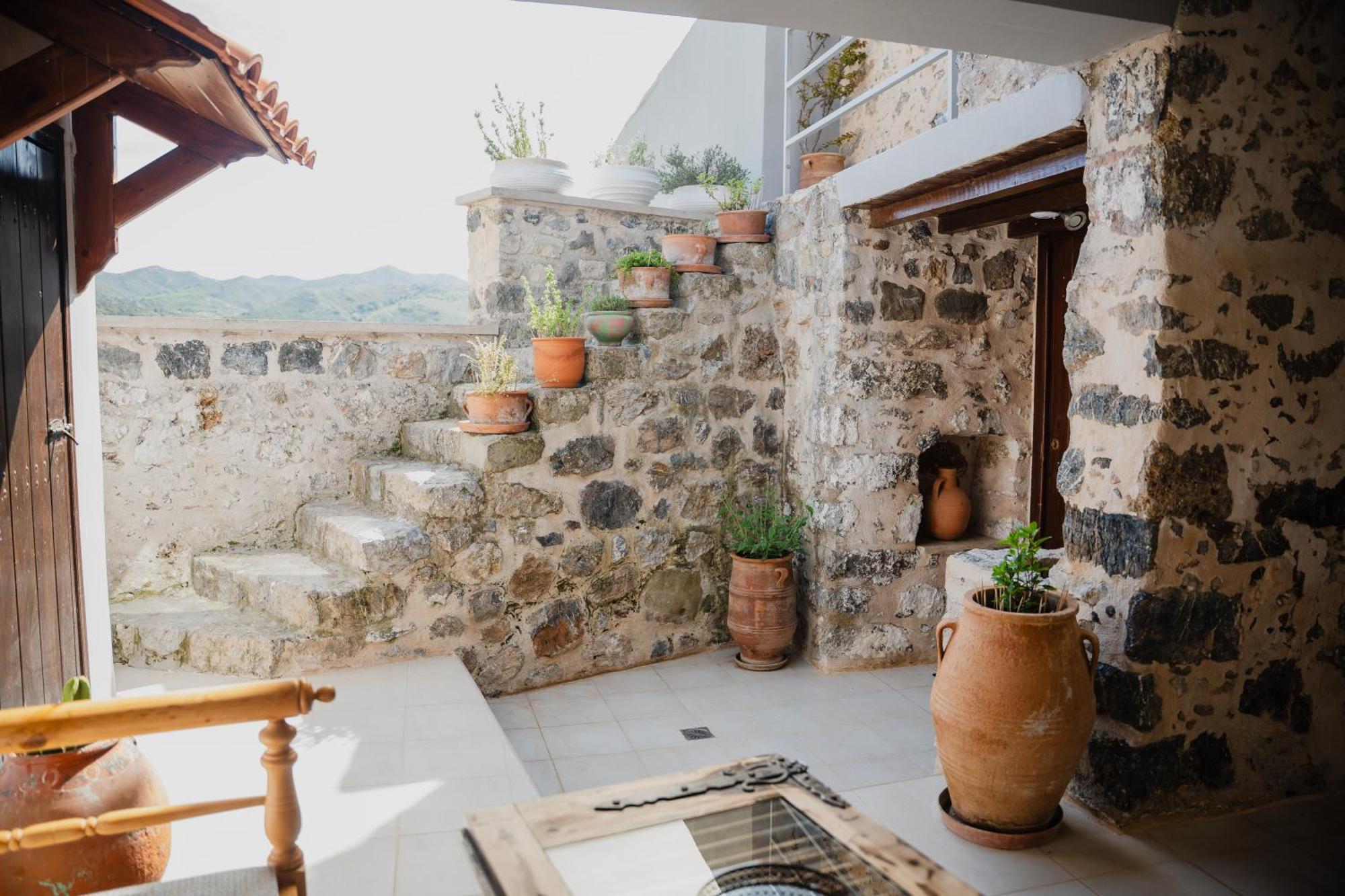 Domus Polymnia, Hospitality At Its Best! Σπήλι Εξωτερικό φωτογραφία