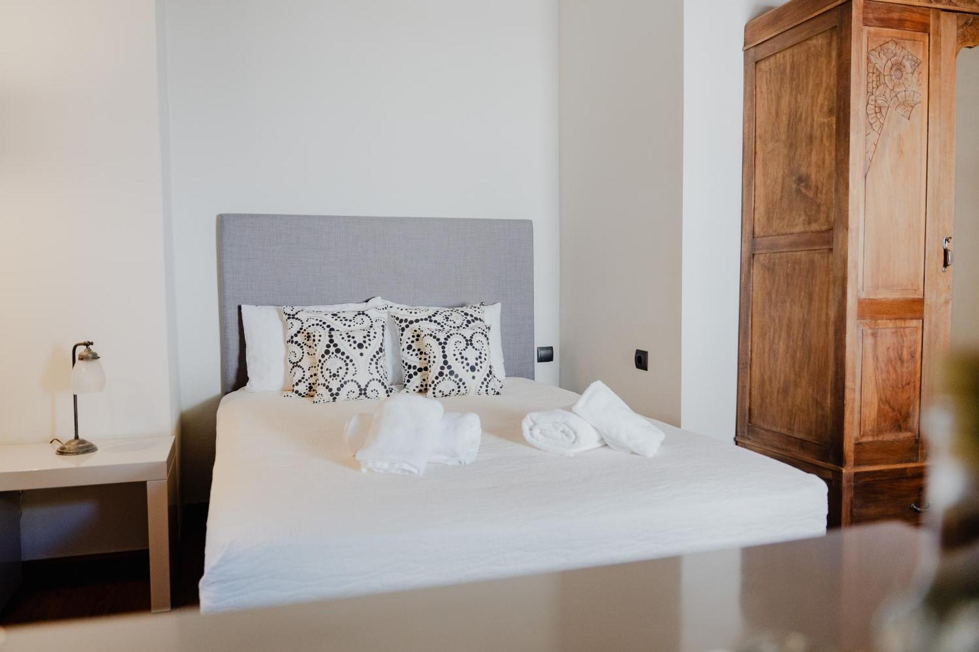 Domus Polymnia, Hospitality At Its Best! Σπήλι Εξωτερικό φωτογραφία