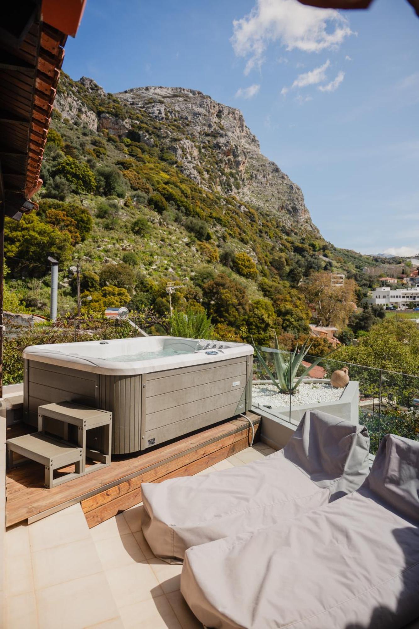 Domus Polymnia, Hospitality At Its Best! Σπήλι Εξωτερικό φωτογραφία