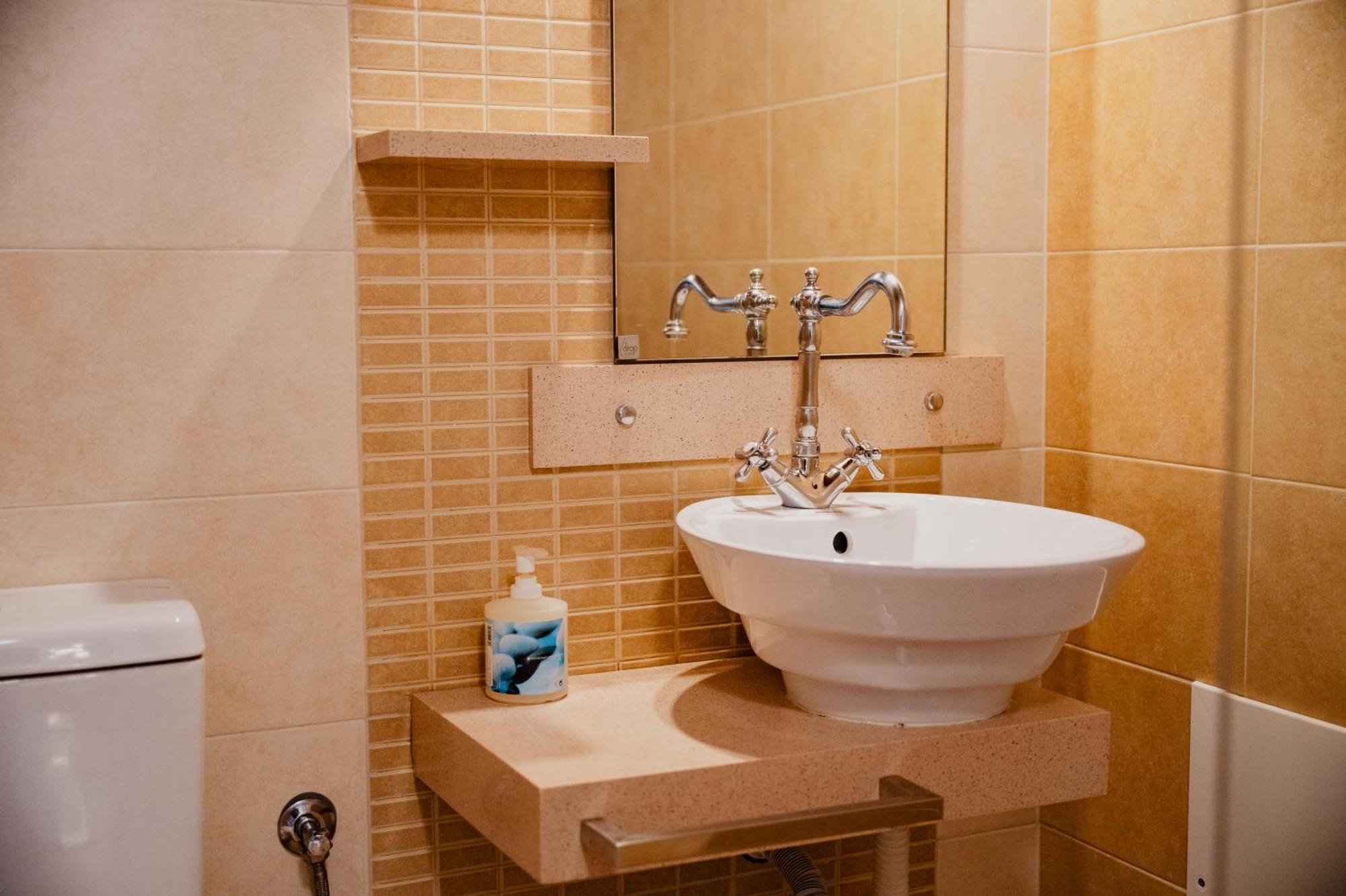Domus Polymnia, Hospitality At Its Best! Σπήλι Εξωτερικό φωτογραφία