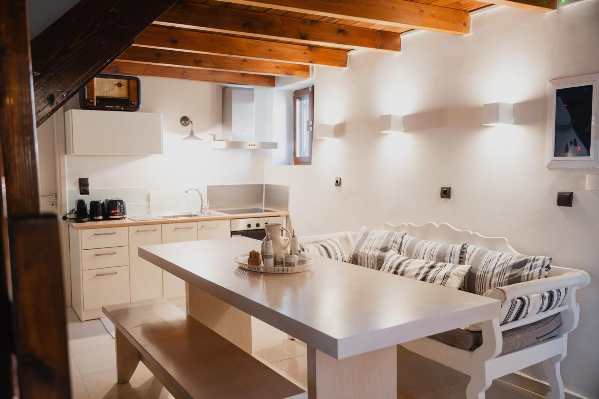 Domus Polymnia, Hospitality At Its Best! Σπήλι Εξωτερικό φωτογραφία