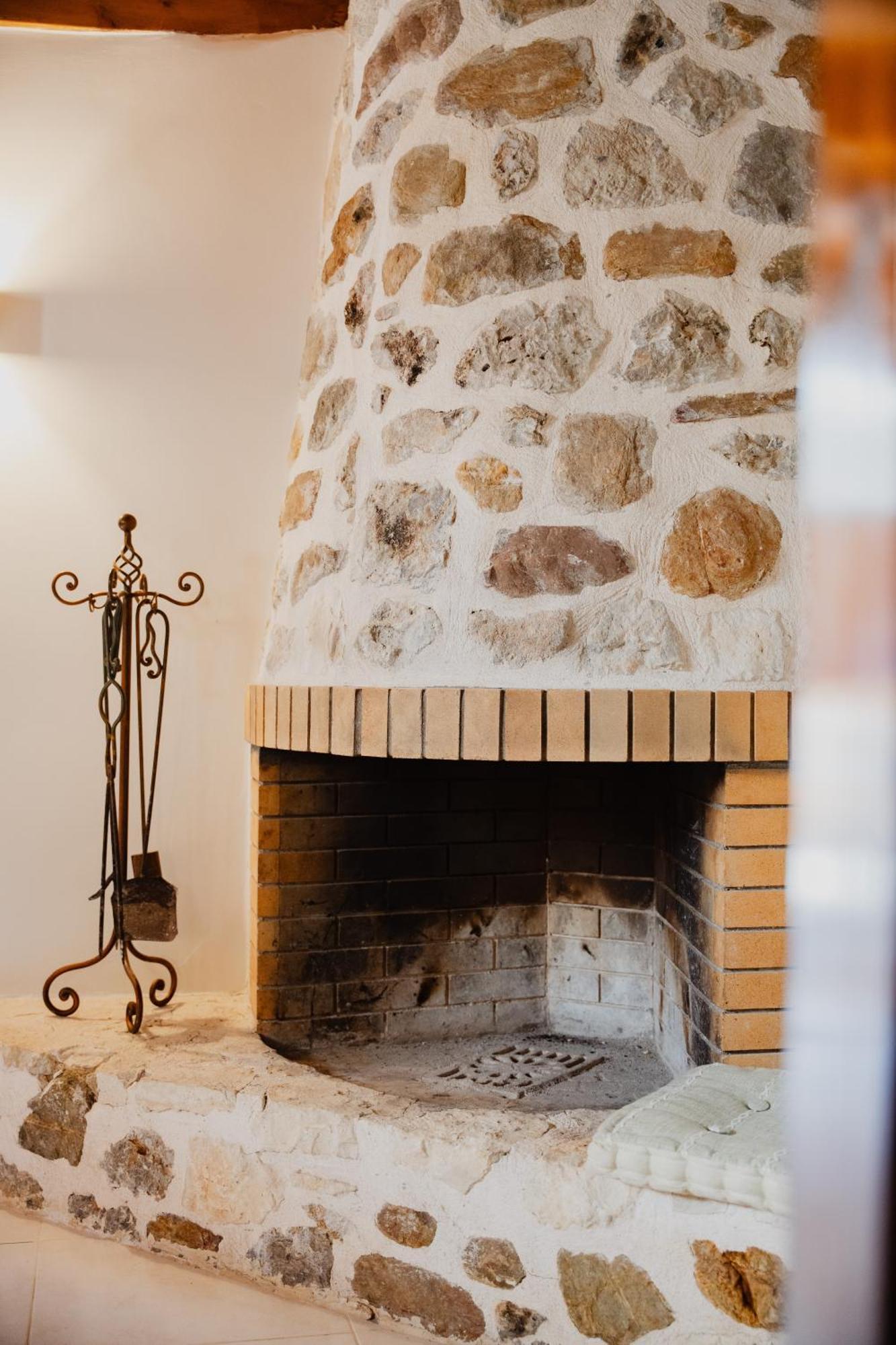 Domus Polymnia, Hospitality At Its Best! Σπήλι Εξωτερικό φωτογραφία