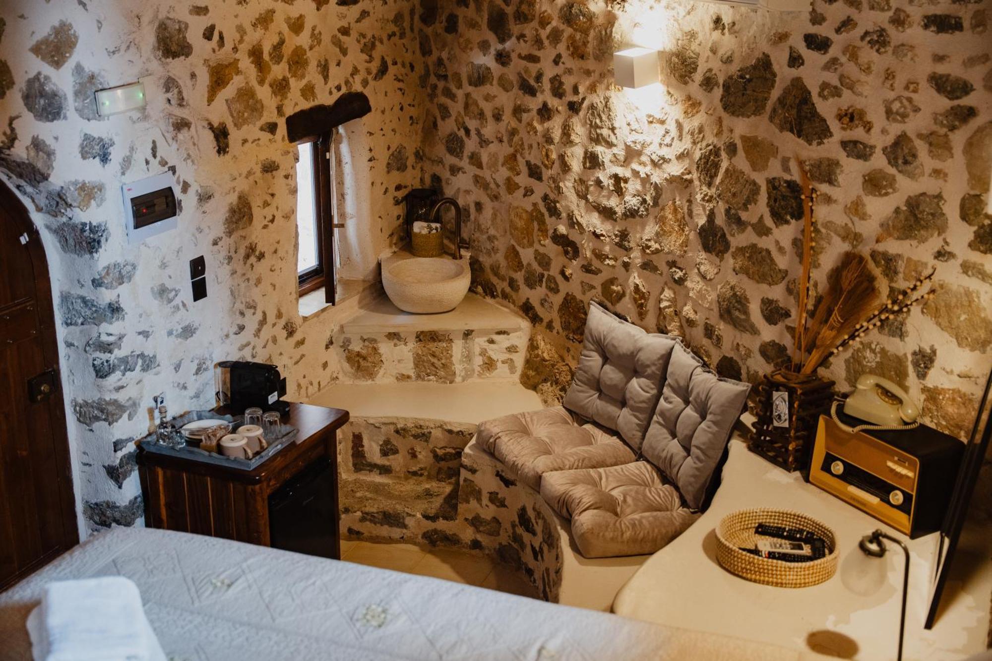 Domus Polymnia, Hospitality At Its Best! Σπήλι Εξωτερικό φωτογραφία