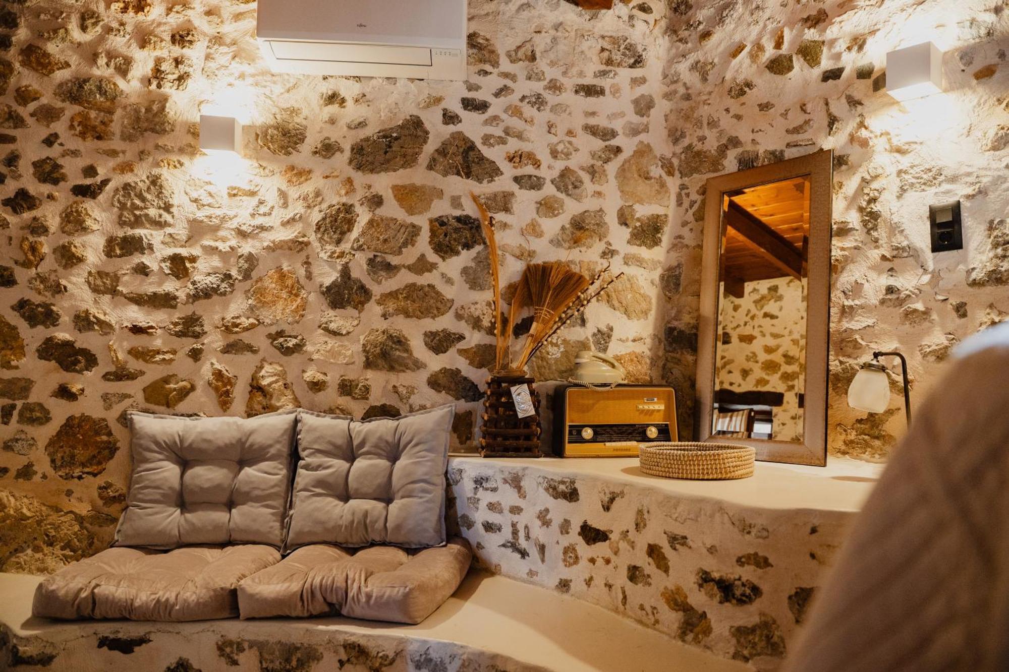 Domus Polymnia, Hospitality At Its Best! Σπήλι Εξωτερικό φωτογραφία