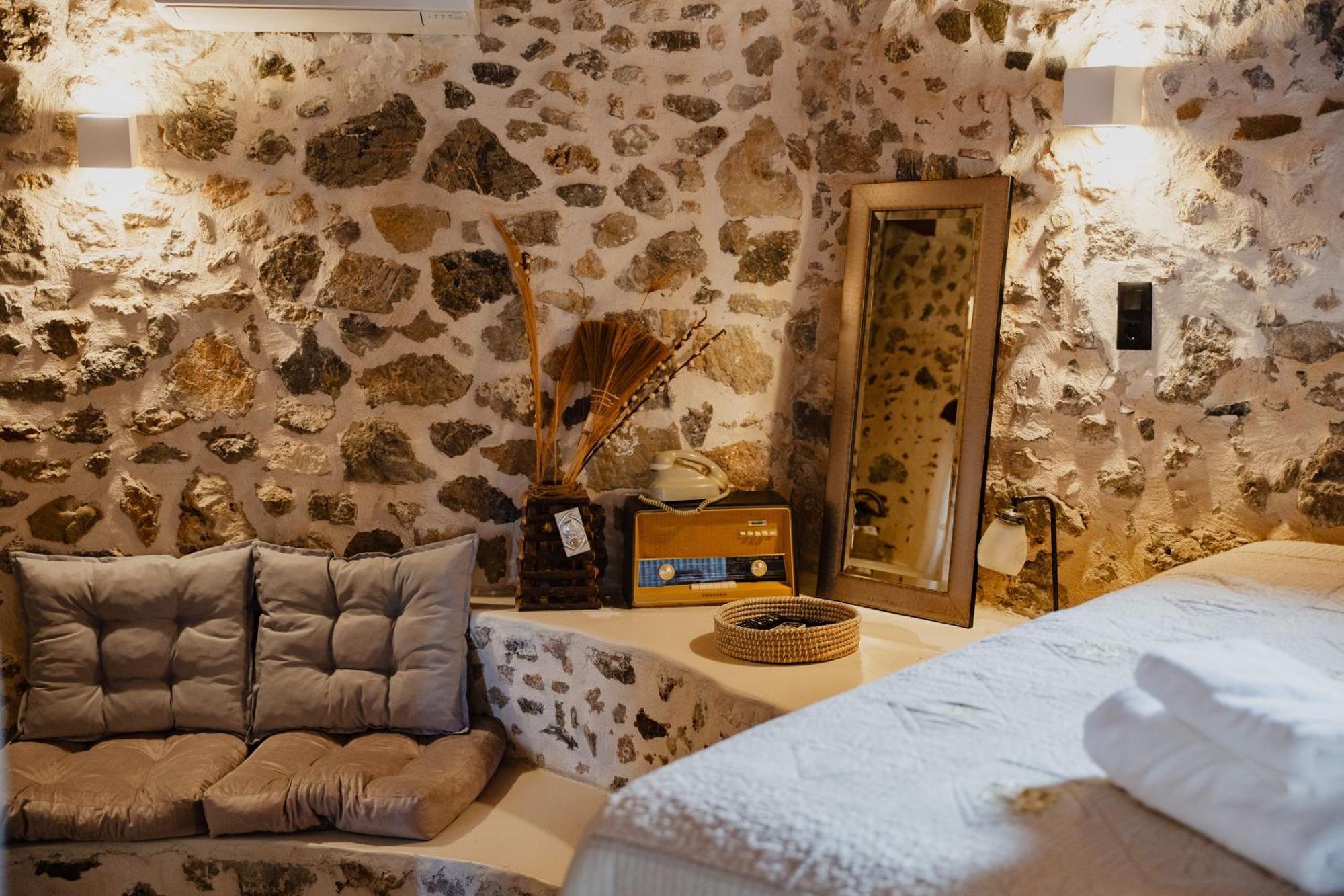 Domus Polymnia, Hospitality At Its Best! Σπήλι Εξωτερικό φωτογραφία